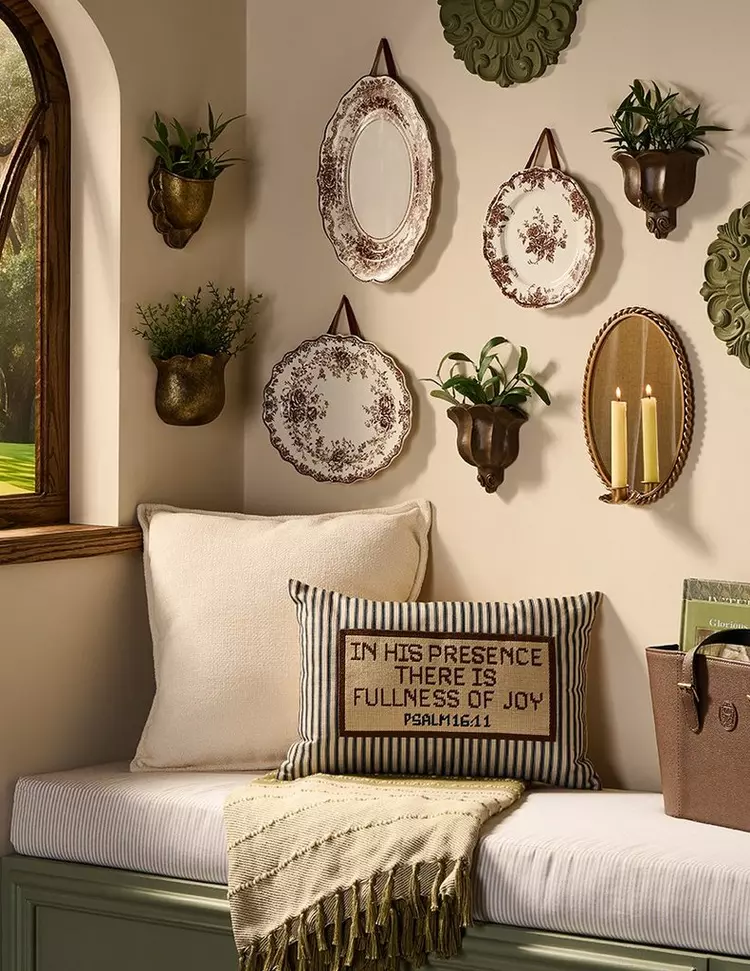Kinkeeping Wall Decor